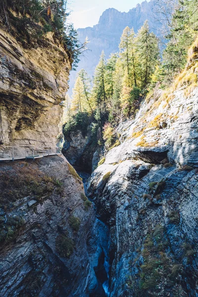 Gorge Des Sources Thématiques Leukerbad Pendant Automne Images De Stock Libres De Droits