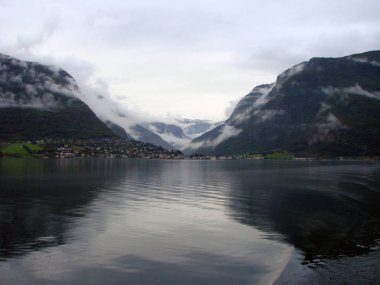 Nearoyfjord içinde belgili tanımlık bulut