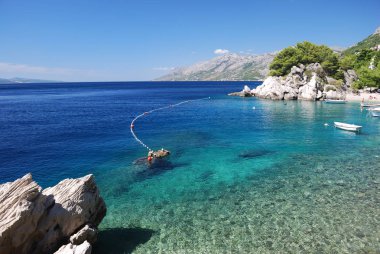 Hırvatistan kıyısında küçük bir koy