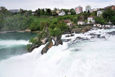 Ren Şelalesi Avrupa 'nın en büyük Şelalesi 2012