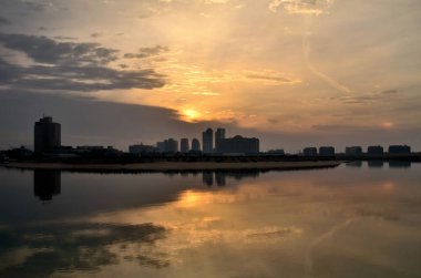 Abu Dabi 'deki gökdelenler, Birleşik Arap Emirlikleri