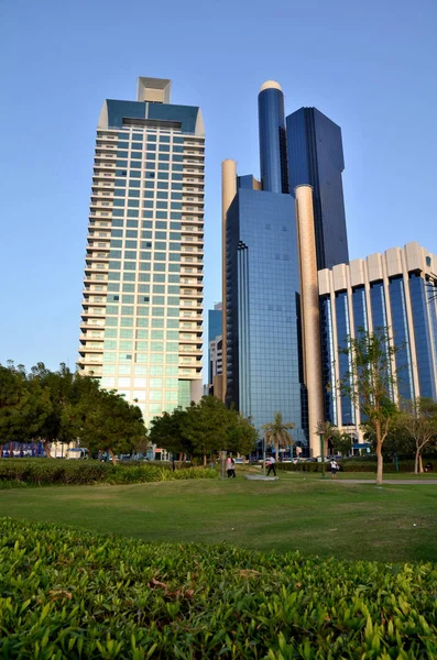Rascacielos Abu Dhabi Emiratos Árabes Unidos — Foto de Stock