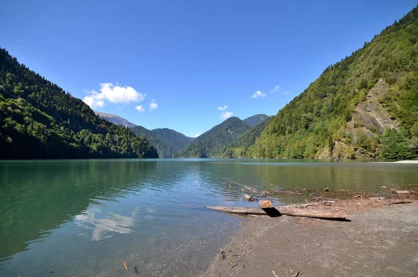 Vista Lago Montanha Rizza Abkhazia — Fotografia de Stock