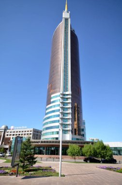 Su-Green Boulevard, Astana, Kazakistan Temmuz 2015: su-yeşil Bulvarı'nda yüksek binalar görüntülemek.