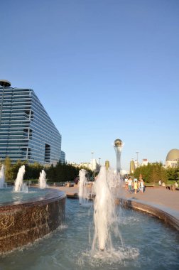 Su-Green Boulevard, Astana, Kazakistan Temmuz 2015: Görüntülemek sudan Bulvarı yeşil.