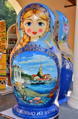 Kültür - etnografik Merkezi My Rusya, Rose Farm, Sochi Rusya Ekim 2015: Açık hava Heykel matryoshka durak, Sochi, Rusya Federasyonu