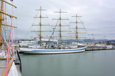 Soçi, Rusya 22 Eylül 2016: Yelkenli bir görünümünü Karadeniz Regatta demirlemiş.