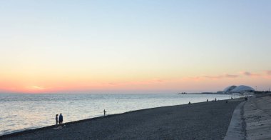 Soçi, Rusya 1 Ekim 2016: Görünüm akşam Beach Sochi, Rusya Federasyonu