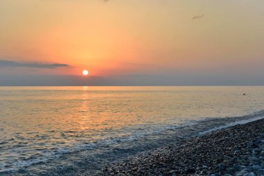 Imereti Bay denizde üzerinde gün batımı. Sochi, Rusya Federasyonu