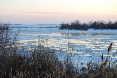 İrtiş Nehri, Omsk bölge üzerinde başlangıç donma