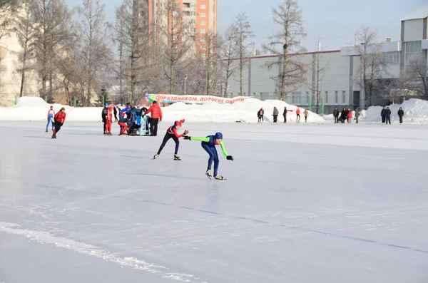鄂木斯克 俄罗斯 2016年 体育场 儿童开始在速度滑冰 — 图库照片