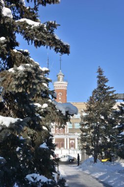Omsk, Rusya - 31 Ocak 2017: Görünüm sonra Pavlik Morozov, Omsk, adlı Park Yangın Kulesi Sibirya Bölgesi, Rusya Federasyonu