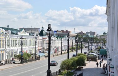 Omsk, Rusya Federasyonu - Jule 24, 2016: Lenin Caddesi Omsk şehir
