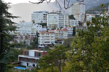 Teleferik kabin üzerinden Yalta şehir görünümünü