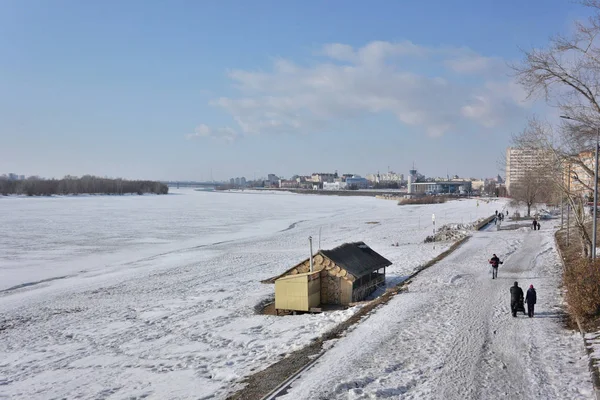Omsk Russie Mars 2016 Vue Sur Remblai Rivière Irtysh Recouvert — Photo
