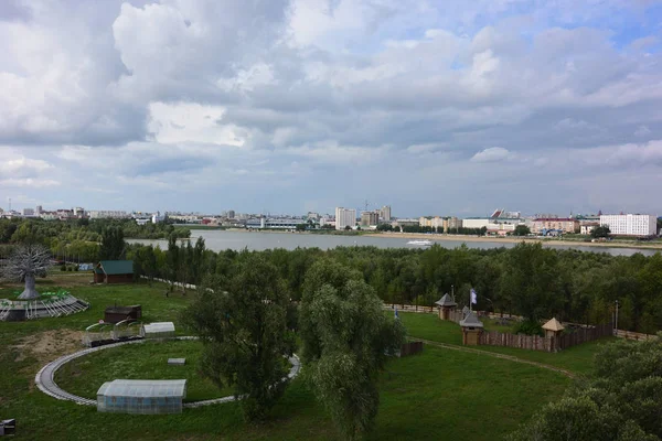Uitzicht Rivier Irtysj Verdeelt Stad Twee Delen Omsk Rusland — Stockfoto
