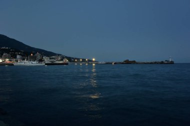 Yalta, Crimea 6 Eylül 2017: Yalta şehir akşam set of görünüm