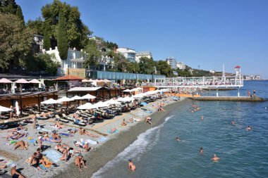 Yalta, Crimea - 8 Eylül 2017: Massandra beach, Yalta