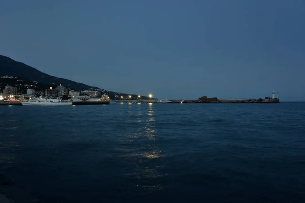 Jałta Crimea Września 2017 Widok Wieczór Nasyp Miasta Jałta — Zdjęcie stockowe