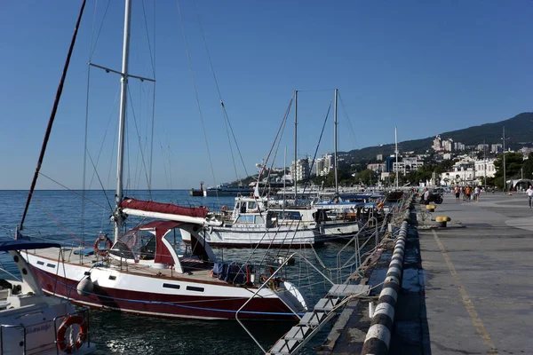 Yalta Crimea Setembro 2017 Vista Aterro Cidade Yalta — Fotografia de Stock