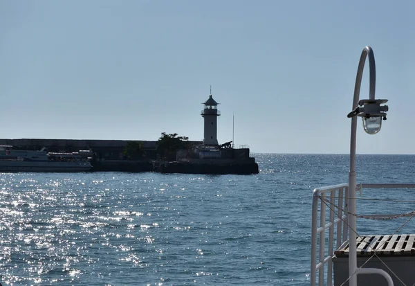 Veduta Del Faro Del Porto Mare Yalta — Foto Stock