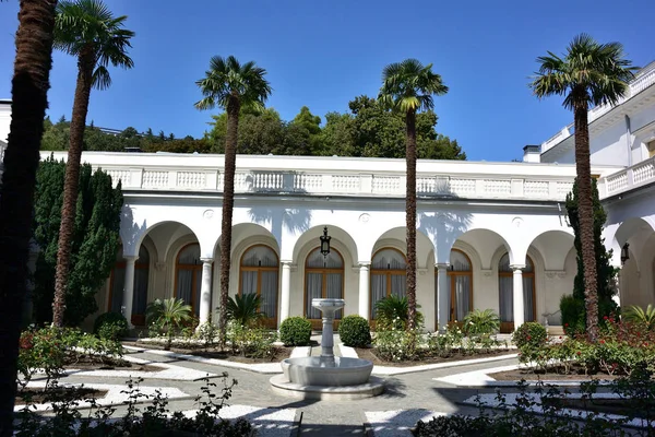 Yalta Crimea Octubre 2017 Patio Italiano Del Palacio Livadia Antigua — Foto de Stock