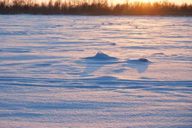 Akşamları Irtysh Nehri, Omsk Bölgesi, Sibirya, Rusya       
