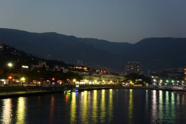 Yalta şehir akşam set of görünümü