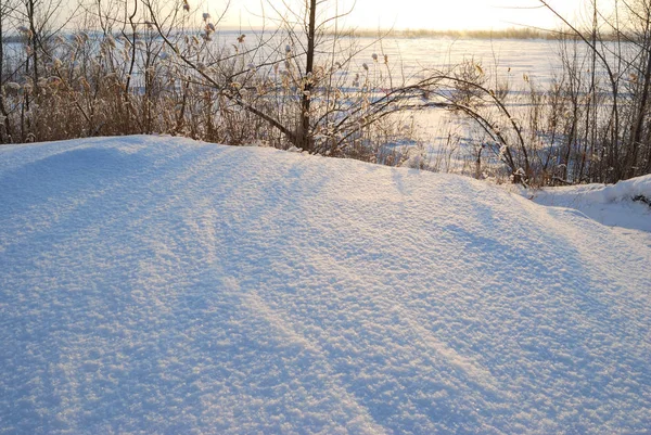 Avond aan de rivier de Irtysh, Omsk, Siberië, Rusland — Stockfoto