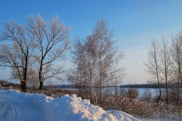 Avond aan de rivier de Irtysh, Omsk, Siberië, Rusland — Stockfoto