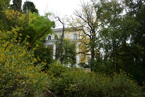 Vista della periferia di Yalta — Foto Stock