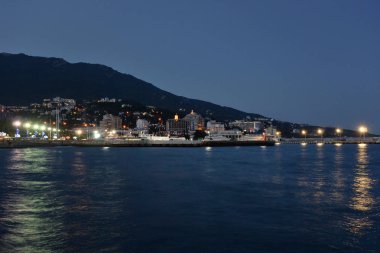 Yalta şehir akşam set of görünümü