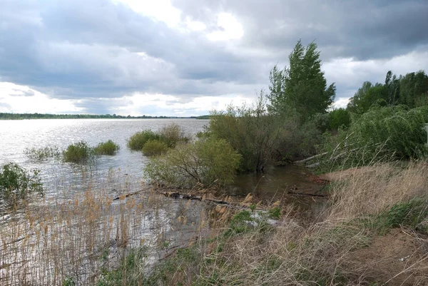 Água de nascente no rio Irtysh — Fotografia de Stock