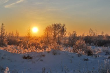 Akşamları Irtysh Nehri, Omsk Bölgesi, Sibirya, Rusya       