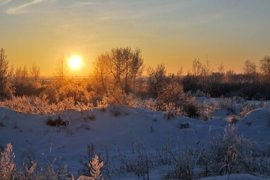 Akşamları Irtysh Nehri, Omsk Bölgesi, Sibirya, Rusya       