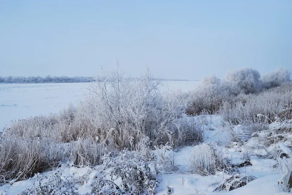 Ochtend aan de rivier de Irtysh, Omsk, Siberië, Rusland — Stockfoto