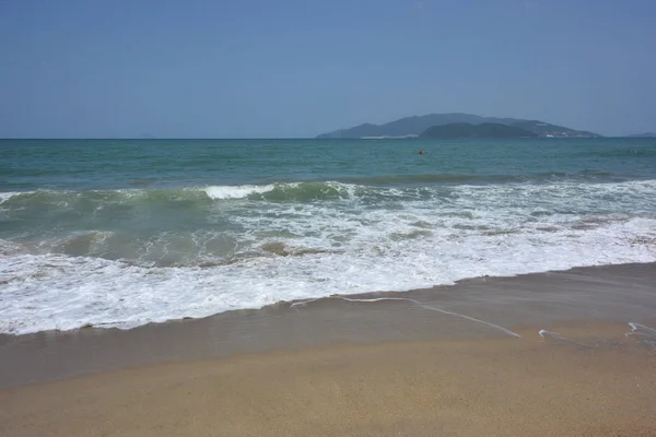 東の海とビーチ — ストック写真