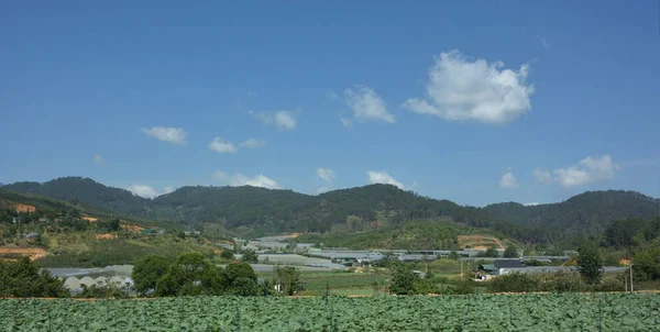 Vista dos arredores da cidade de Dalat Vietnã — Fotografia de Stock