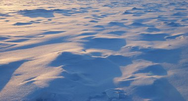 Irtysh Nehri'nde kış akşamı