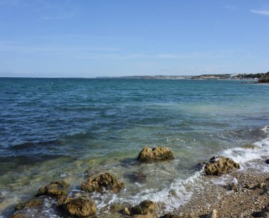 Sivastopol 'un Nakhimovsky bölgesindeki kayalık kıyı manzarası