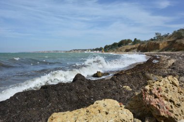 Sivastopol 'un Nakhimovsky bölgesindeki kayalık kıyı manzarası