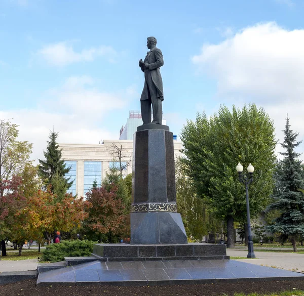 Пам Ятник Татарської Поета Gabdulla Tukai Казані Росія Жовтня 2018 — стокове фото