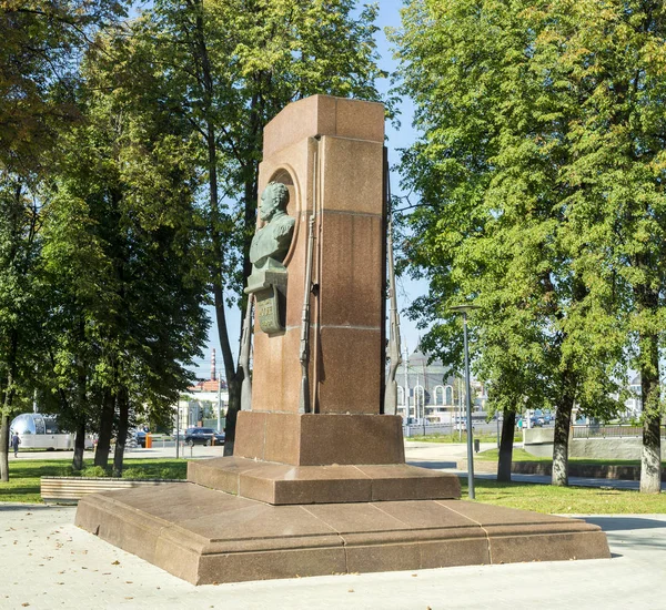 图拉市门捷列夫斯卡娅大街上的莫辛 谢尔盖 伊万诺维奇纪念碑 俄罗斯 2019年8月 — 图库照片