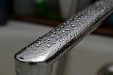 su damlaları dokunun