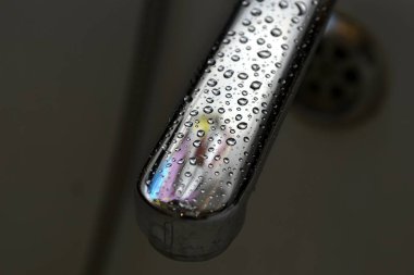 su damlaları dokunun