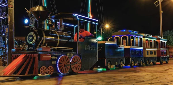 Eilat, Israil, 13 Ağustos 2017. Eilat, Kızıldeniz kıyısında yer almaktadır. rekreasyon ve su turizmi için harika bir yer.