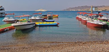 Eilat, Israil, 12 Ağustos 2017. Eilat, Kızıldeniz kıyısında yer almaktadır. rekreasyon ve su turizmi için harika bir yer.