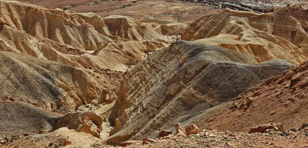 The Negev çöl machtesh Ramon-erozyon krateri, Israil 'in en pitoresk doğal simge