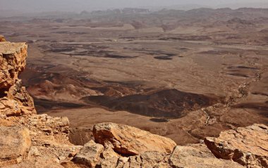 The Negev çöl machtesh Ramon-erozyon krateri, Israil 'in en pitoresk doğal simge