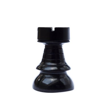 Beyaz arka plan üzerinde izole eski satranç taşları